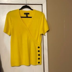Yellow v neck sweater short sleeve, use